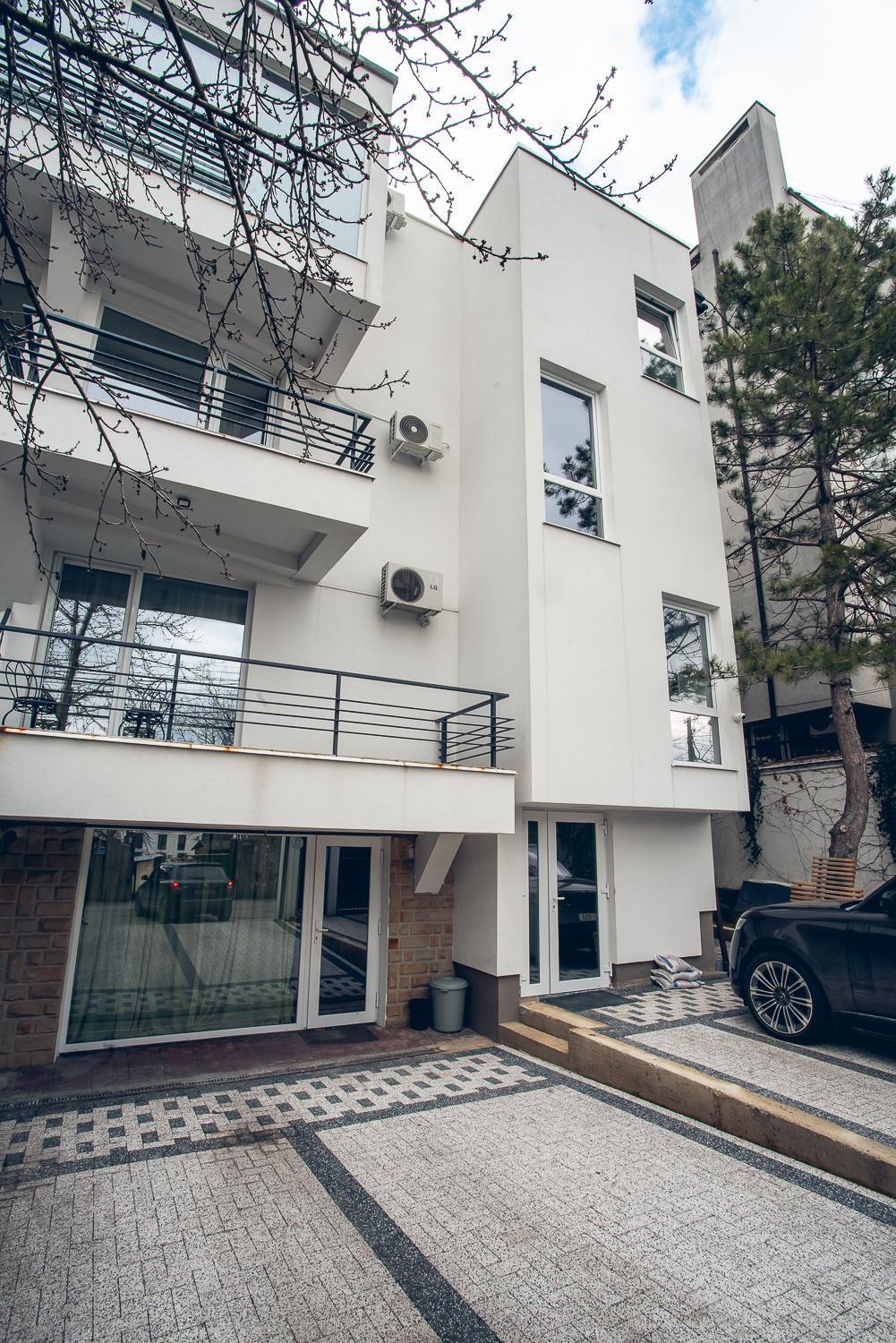 Apart4You Hotel Chisinau Exterior photo